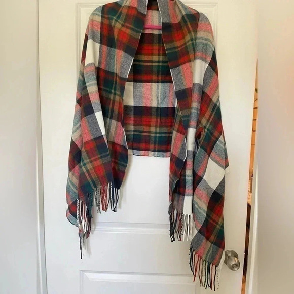 J Crew - Plaid Cape-scarf w/arm hole -  White Juniper Plaid - OS - Picture 2 of 4